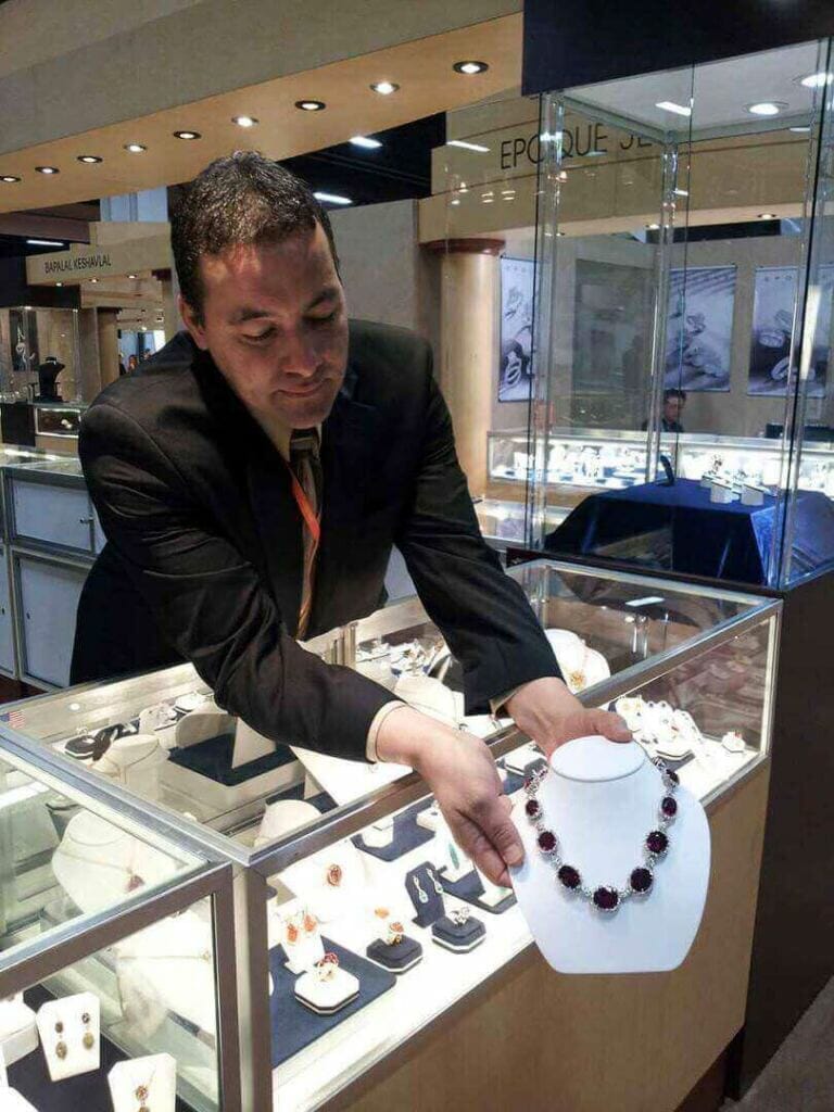 CAREERS Hubert Jewelry Fine Diamonds and Gemstones