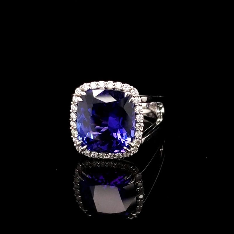Tanzanite and Diamonds Ring