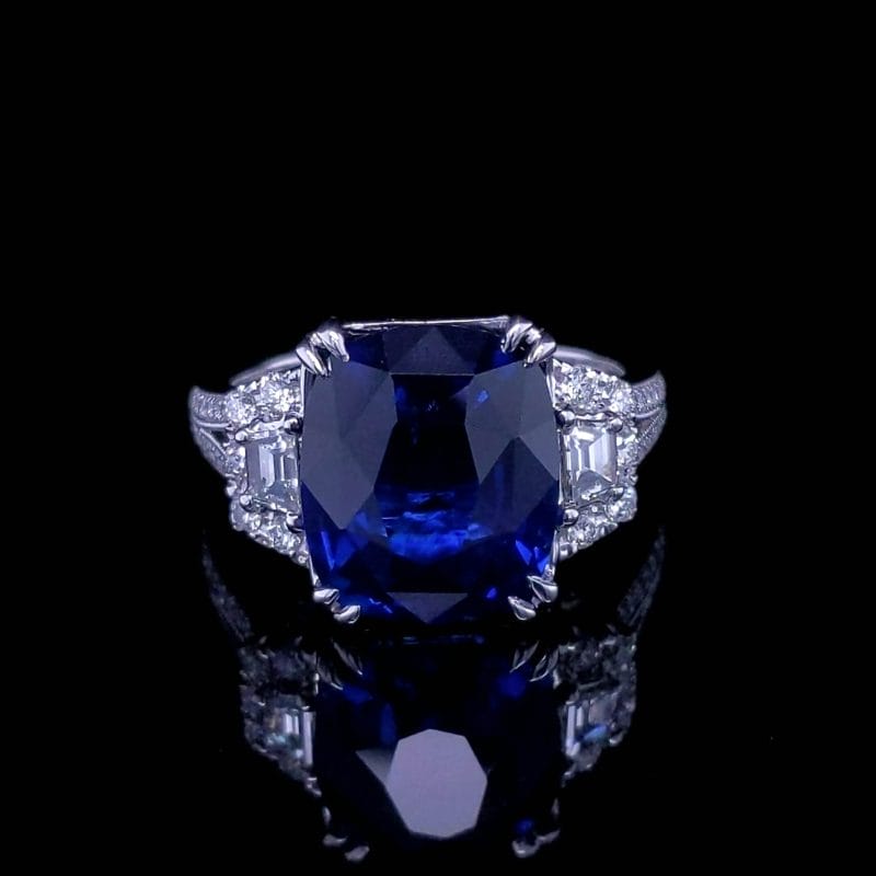 Royal Blue Sapphire (GIA)